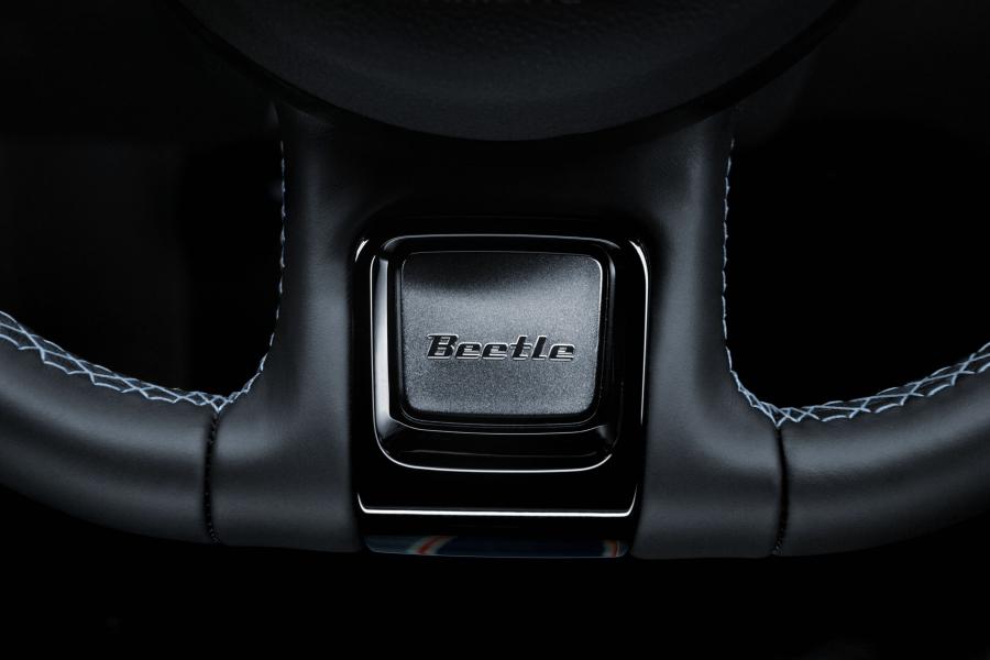 Детали интерьера Volkswagen Beetle Denim 2016 года  (MX) (фото 3 из 6)